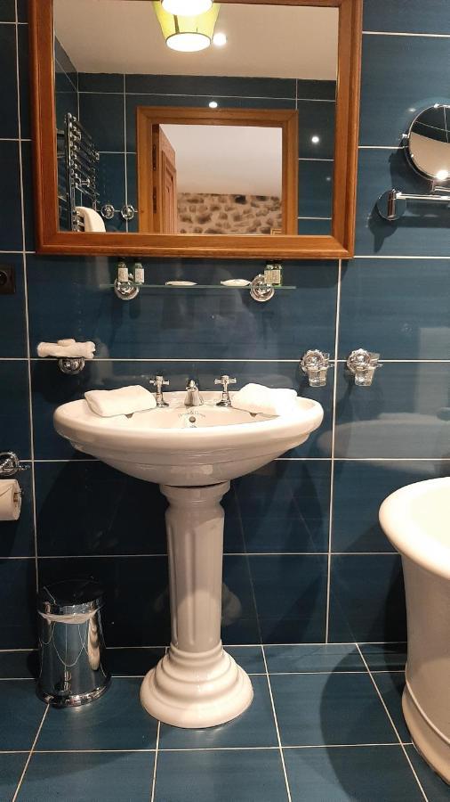 La Tour D'Enguernes Bed & Breakfast Montmeyan Dış mekan fotoğraf