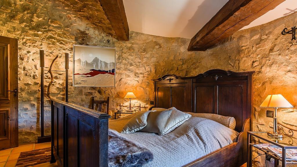La Tour D'Enguernes Bed & Breakfast Montmeyan Oda fotoğraf