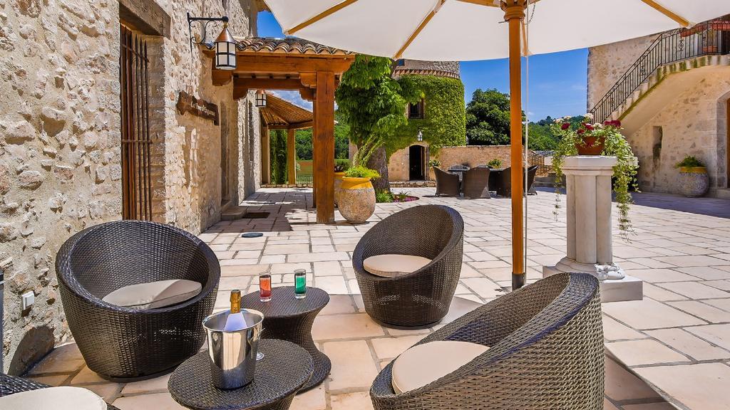 La Tour D'Enguernes Bed & Breakfast Montmeyan Dış mekan fotoğraf