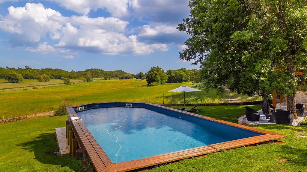 La Tour D'Enguernes Bed & Breakfast Montmeyan Dış mekan fotoğraf