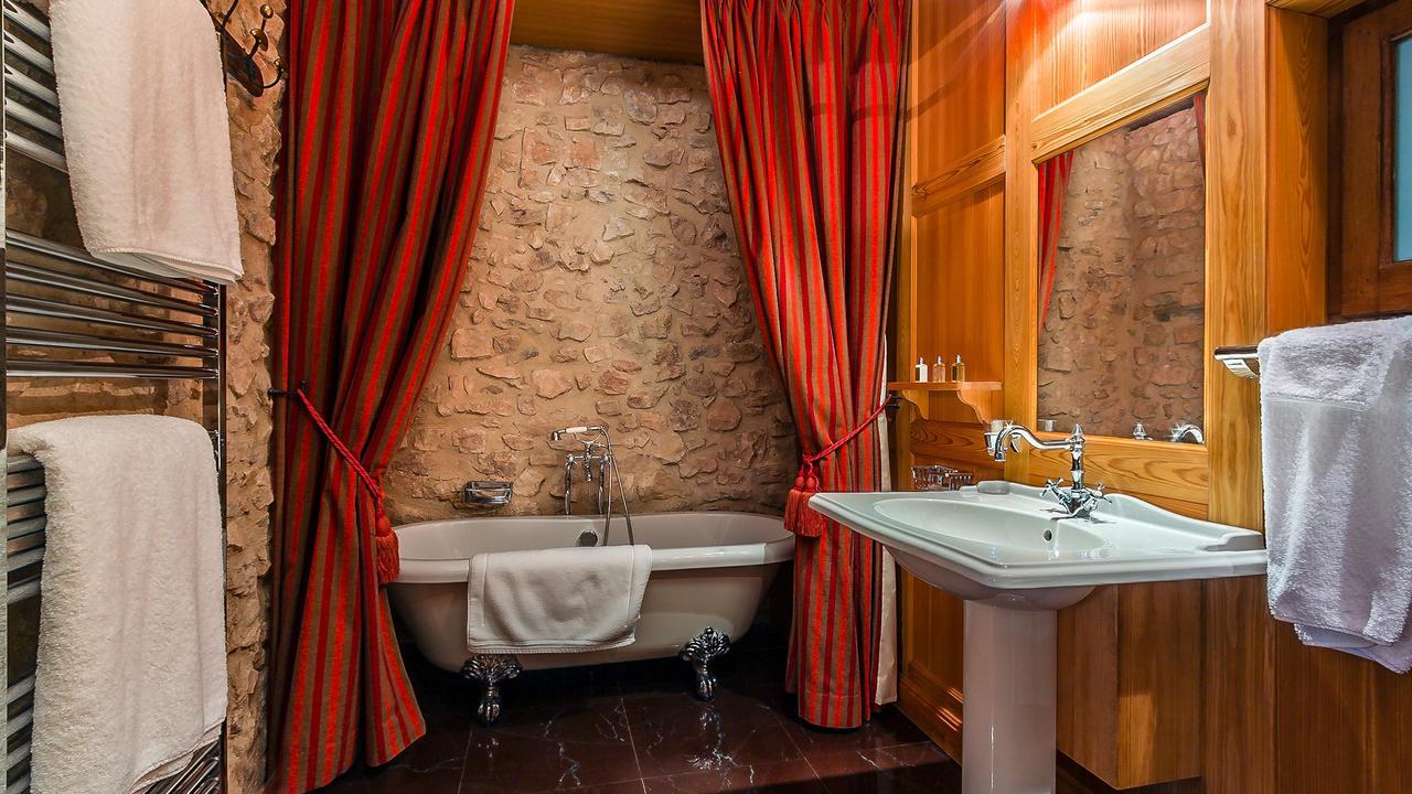 La Tour D'Enguernes Bed & Breakfast Montmeyan Dış mekan fotoğraf
